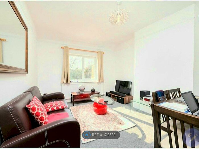 2 Bedroom Maisonette To Rent In A Millway, London, NW7