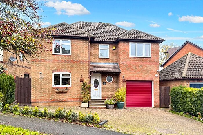 4 Bedroom Detached House For Sale In Hop Garden Road, Hook, Hampshire, RG27