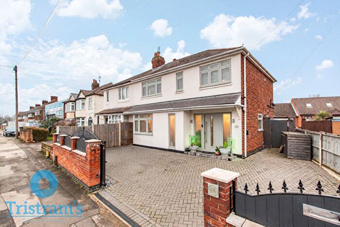 4 Bedroom Semi Detached House For Sale In Pasture Road, Stapleford, NG9