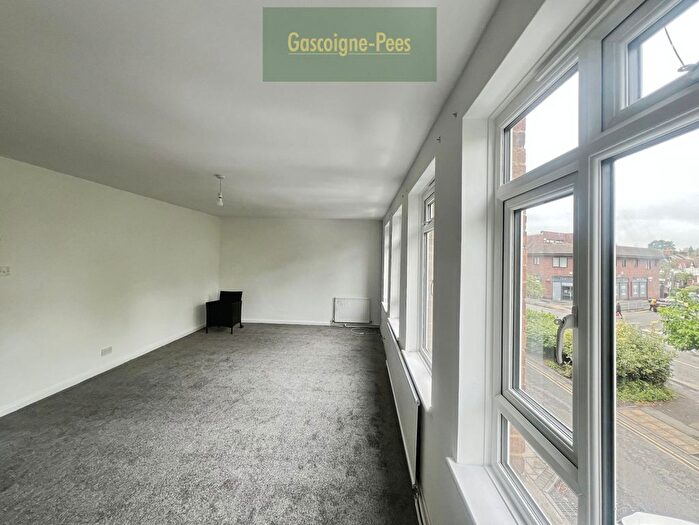 3 Bedroom Property To Rent In Oakdene Parade, Cobham, KT11