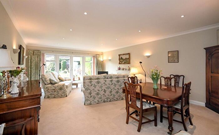 3 Bedroom Detached Bungalow For Sale In Efflinch Lane, Barton Under Needwood, DE13