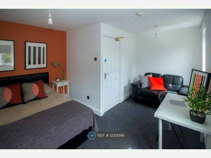 5 Bedroom Terraced House To Rent In J J Thomson Mews, Manchester M14