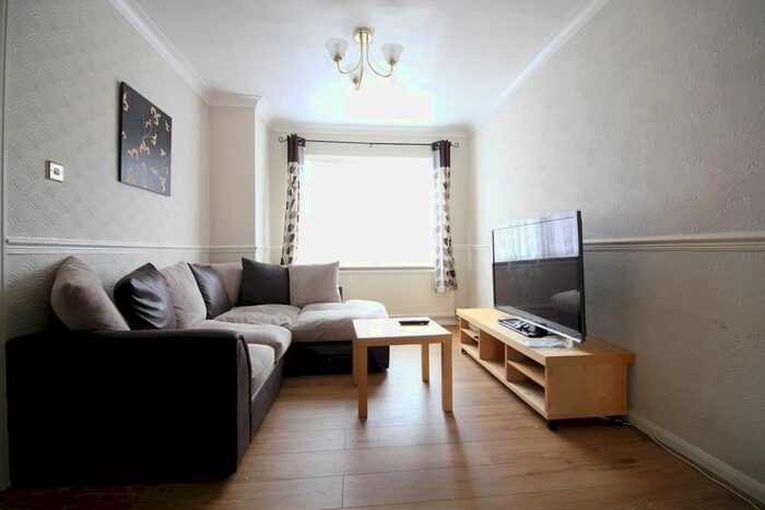 3 Bedroom Property To Rent In Heath Road, Hillingdon, Uxbridge, UB10
