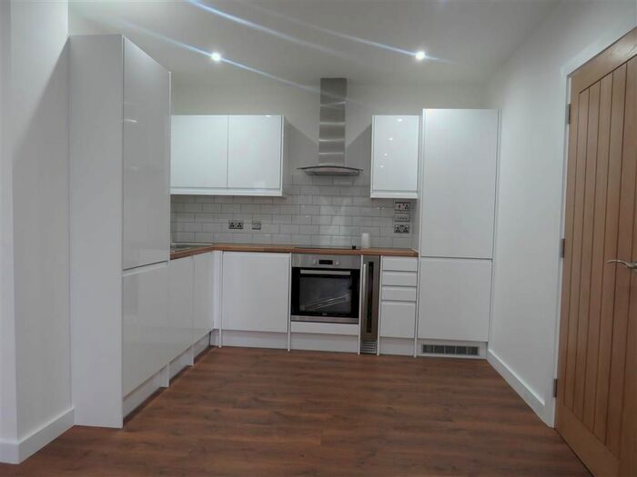 2 Bedroom Flat To Rent In Market Place, Rugby, CV21