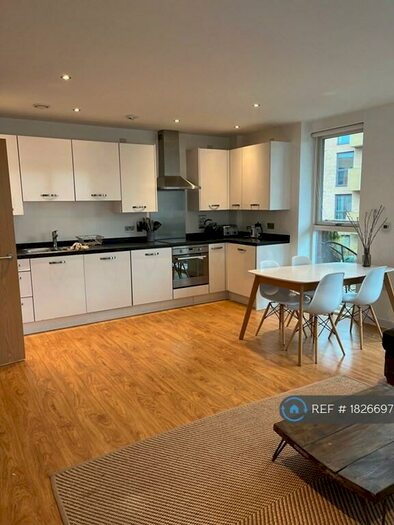 2 Bedroom Flat To Rent In Hogan Court, London, SE5