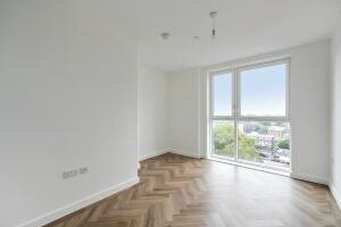 2 Bedroom Flat To Rent In Denmark Road London, NW6