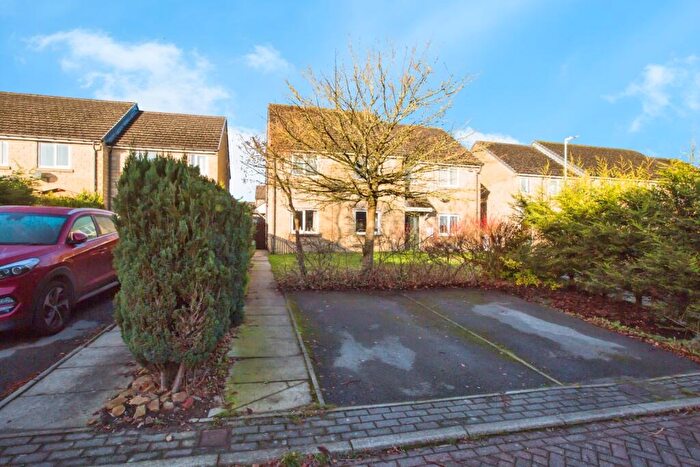 4 Bedroom Semi Detached House For Sale In Maple Court, Halifax, West Yorkshire, HX2