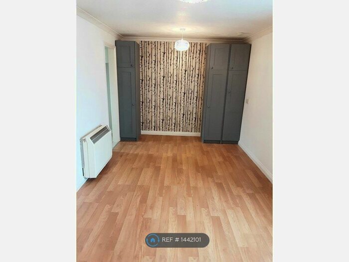 1 Bedroom Flat To Rent In Webburn Gardens, Southampton, SO18