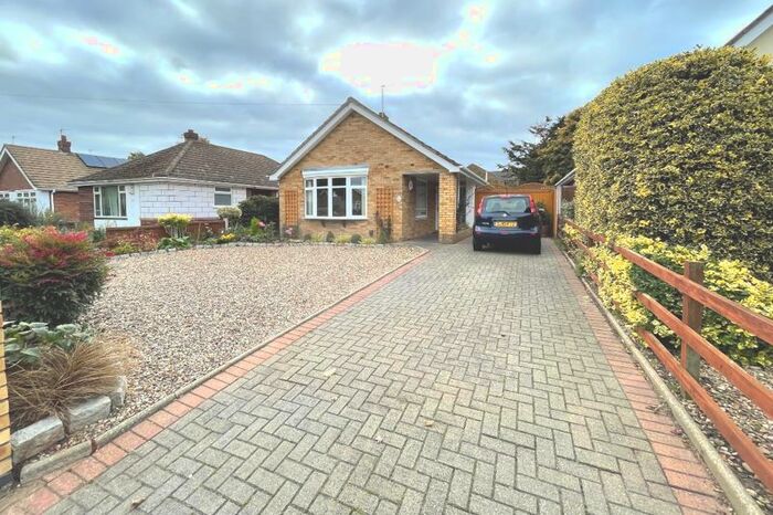 2 Bedroom Detached Bungalow To Rent In Brasenose Avenue, Gorleston, Great Yarmouth, NR31