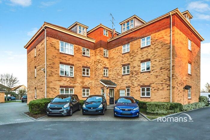 2 Bedroom Flat To Rent In Cannon Gate, Slough, SL2