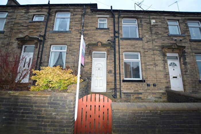 2 Bedroom Terraced House To Rent In Bradford Road, Oakenshaw, Bradford, BD12