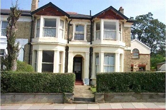 Apartment To Rent In Alexandra Grove, Finchley, London, N12