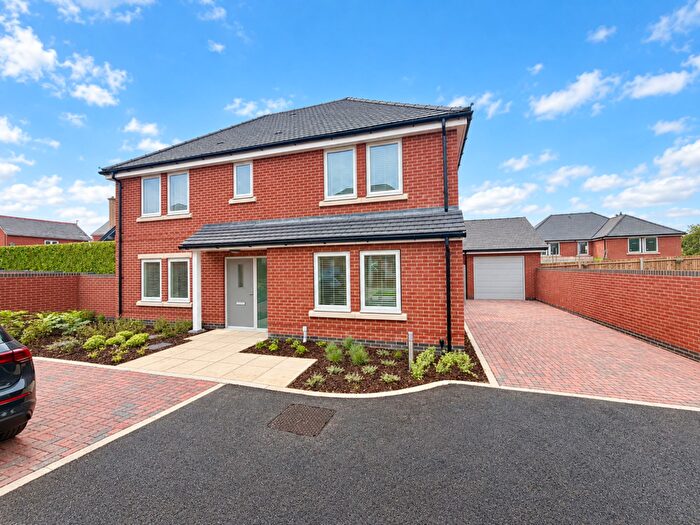 4 Bedroom Detached House To Rent In Old Convent Gardens, Olney, MK46