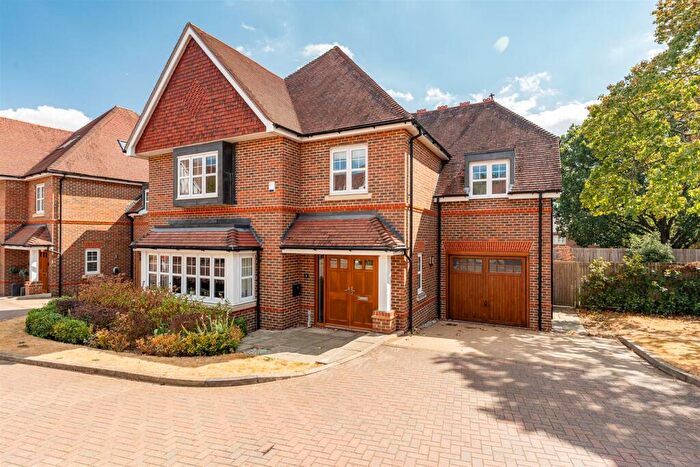 5 Bedroom Detached House For Sale In Newitt Court, Welwyn, AL6