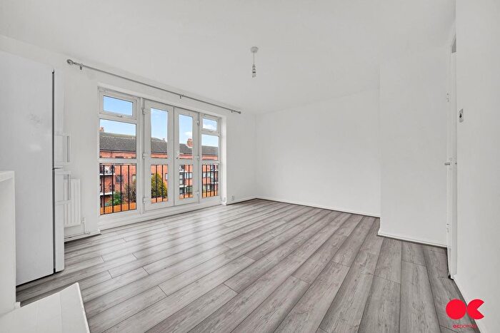 2 Bedroom Maisonette To Rent In Milton Grove, London, N16