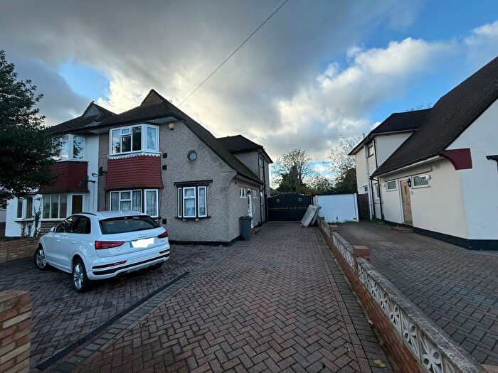 4 Bedroom Semi-Detached House To Rent In Camborne Way, Hounslow, TW5