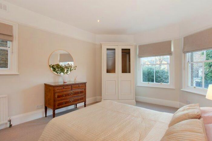 2 Bedroom Flat To Rent In Wandsworth Common West Side, London, SW18