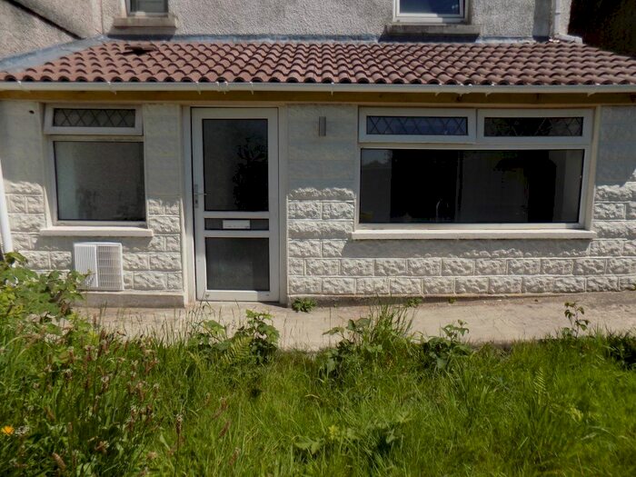 2 Bedroom Flat To Rent In Church Road, Llansamlet, Swansea, SA7