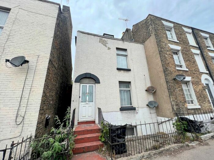 1 Bedroom Flat To Rent In B Hereson Road, Ramsgate, Kent, CT11