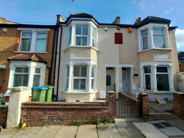 2 Bedroom Property To Rent In Chancelot Road, Abbey Wood, SE2