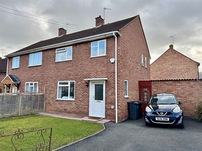 3 Bedroom Semi-Detached House For Sale In Moat Crescent, Malvern, WR14