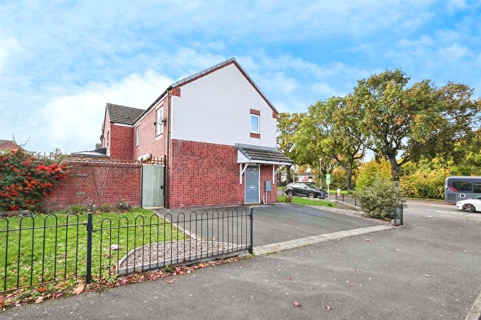 3 Bedroom Semi Detached House For Sale In Hazeldene Road, Birmingham, B33