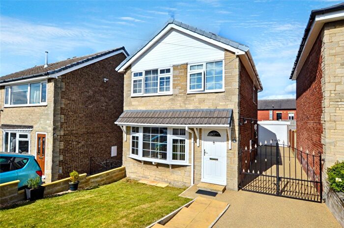 3 Bedroom Detached House For Sale In Swithens Court, Rothwell, Leeds, West Yorkshire, LS26