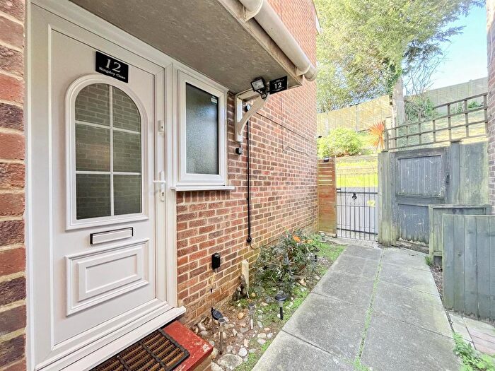 1 Bedroom End Of Terrace House To Rent In Kingsley Close, St. Leonards, TN37