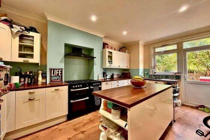 3 Bedroom Property To Rent In Pulteney Road, London, E18