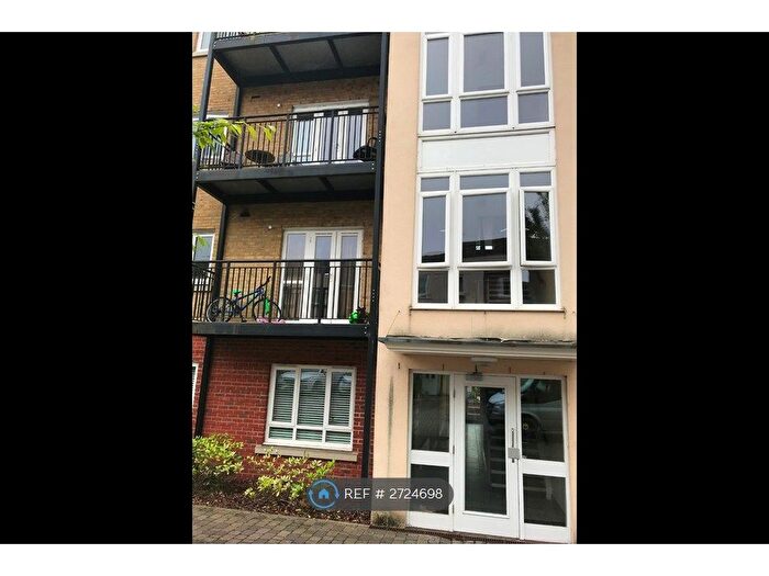2 Bedroom Flat To Rent In Tadros Court, High Wycombe, HP13