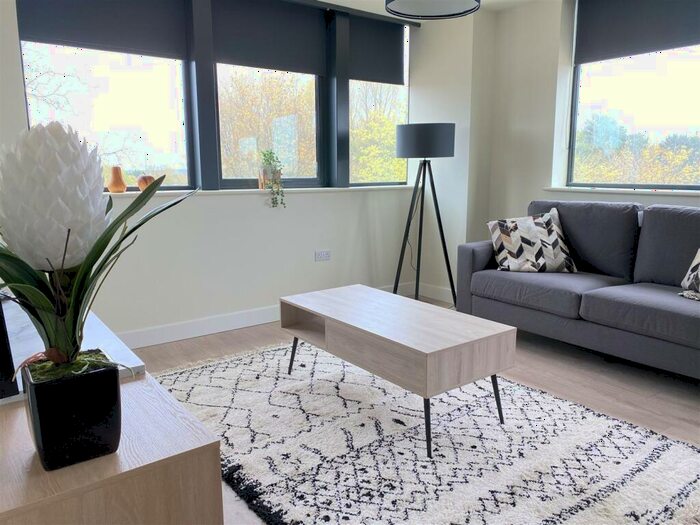 2 Bedroom Flat To Rent In Birmingham Road, West Bromwich, B70