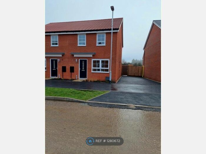 3 Bedroom Semi-Detached House To Rent In Haldane Drive, Norwich NR4