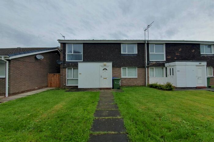 2 Bedroom Flat To Rent In Windermere Close, Cramlington, NE23