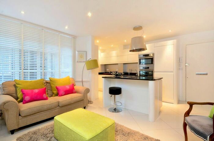 Studio To Rent In Queen Square, Bloomsbury, London, WC1N