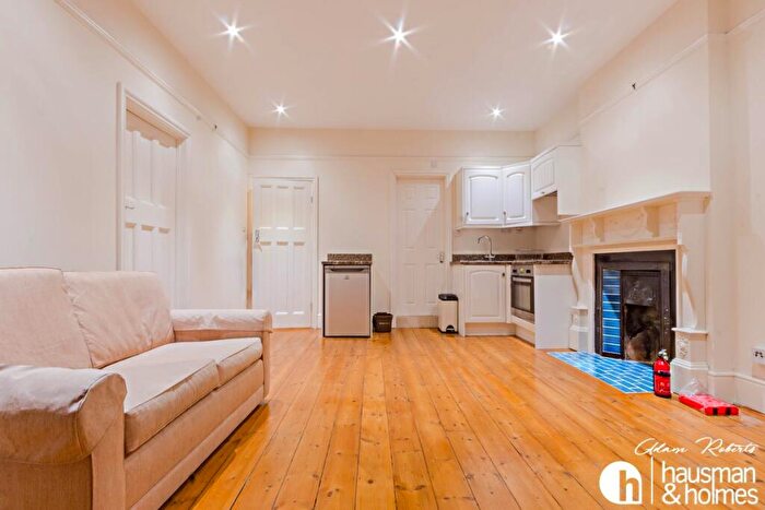 1 Bedroom Flat To Rent In Woodstock Avenue, Golders Green, NW11