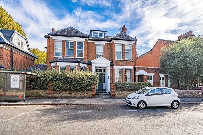 1 Bedroom Flat For Sale In Sandycombe Road, Richmond, TW9