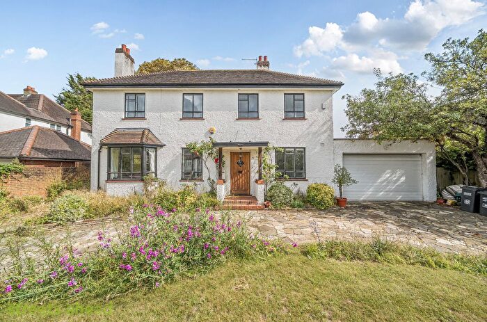 4 Bedroom Detached House To Rent In Castlemaine Avenue, South Croydon, CR2
