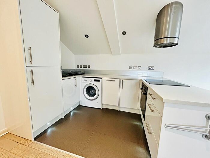 2 Bedroom Apartment To Rent In High Street, Harrogate, HG2