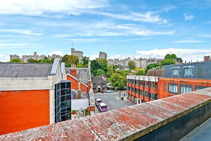2 Bedroom Flat For Sale In Riverside Walk, Windsor, Berkshire, SL4