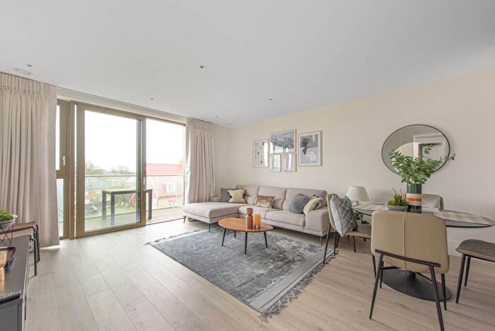 2 Bedroom Flat To Rent In Chaplin Drive, Enfield, Barnet, EN4