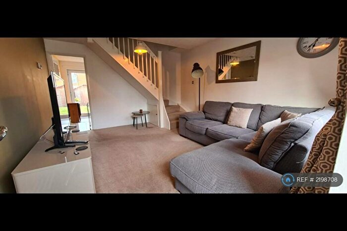 2 Bedroom Terraced House To Rent In Grange Road, Leeds, LS10