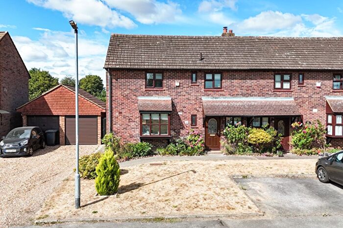 4 Bedroom Semi-Detached House For Sale In Heywood Avenue, Maidenhead, Berkshire, SL6