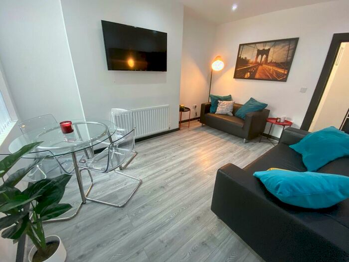 4 Bedroom House To Rent In Hannan Road, L6