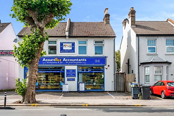 3 Bedroom Flat To Rent In Brighton Road, South Croydon, CR2