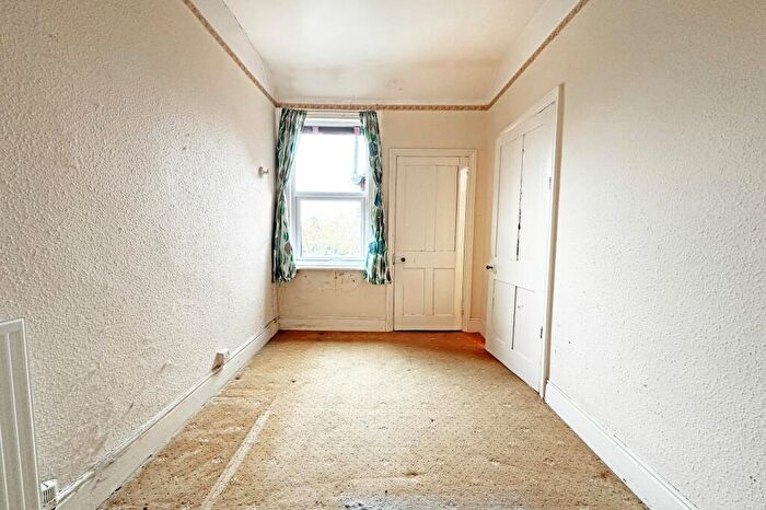 2 Bedroom Semi-Detached House For Sale In Kenilworth Road, Knowle, B93