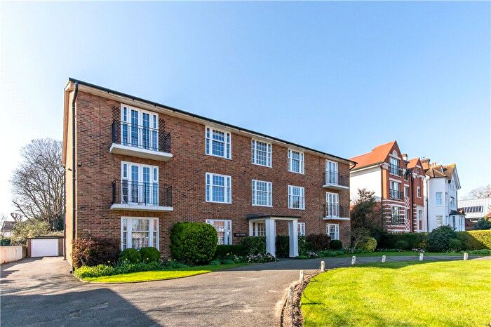 2 Bedroom Flat For Sale In Rutland Lodge, Clifton Road, SW19