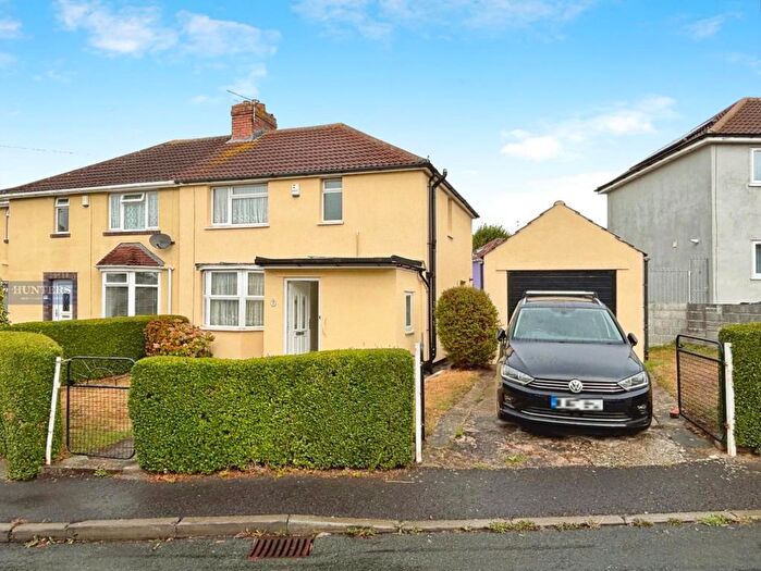 3 Bedroom Semi-Detached House For Sale In Hill Crest, Bristol, BS4