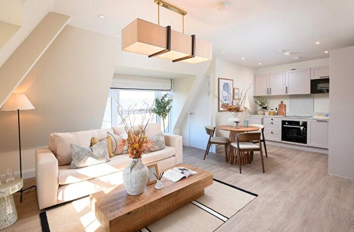2 Bedroom Apartment For Sale In Ively Road, Fleet, GU51