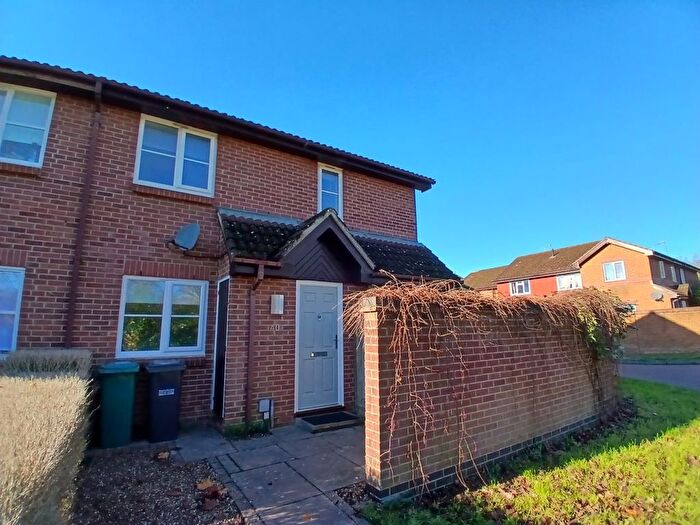 1 Bedroom Semi-Detached House To Rent In Keats Avenue, Redhill, RH1