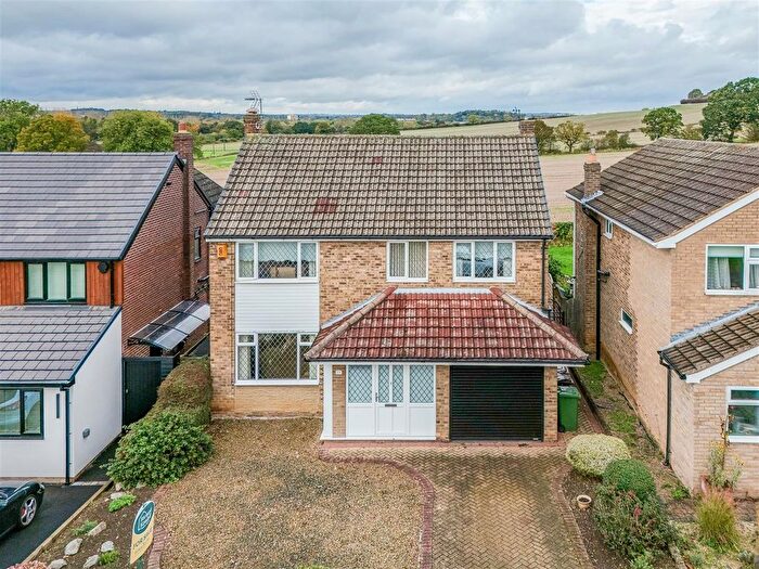 4 Bedroom Detached House For Sale In Milnthorpe Drive, Sandal, Wakefield, WF2
